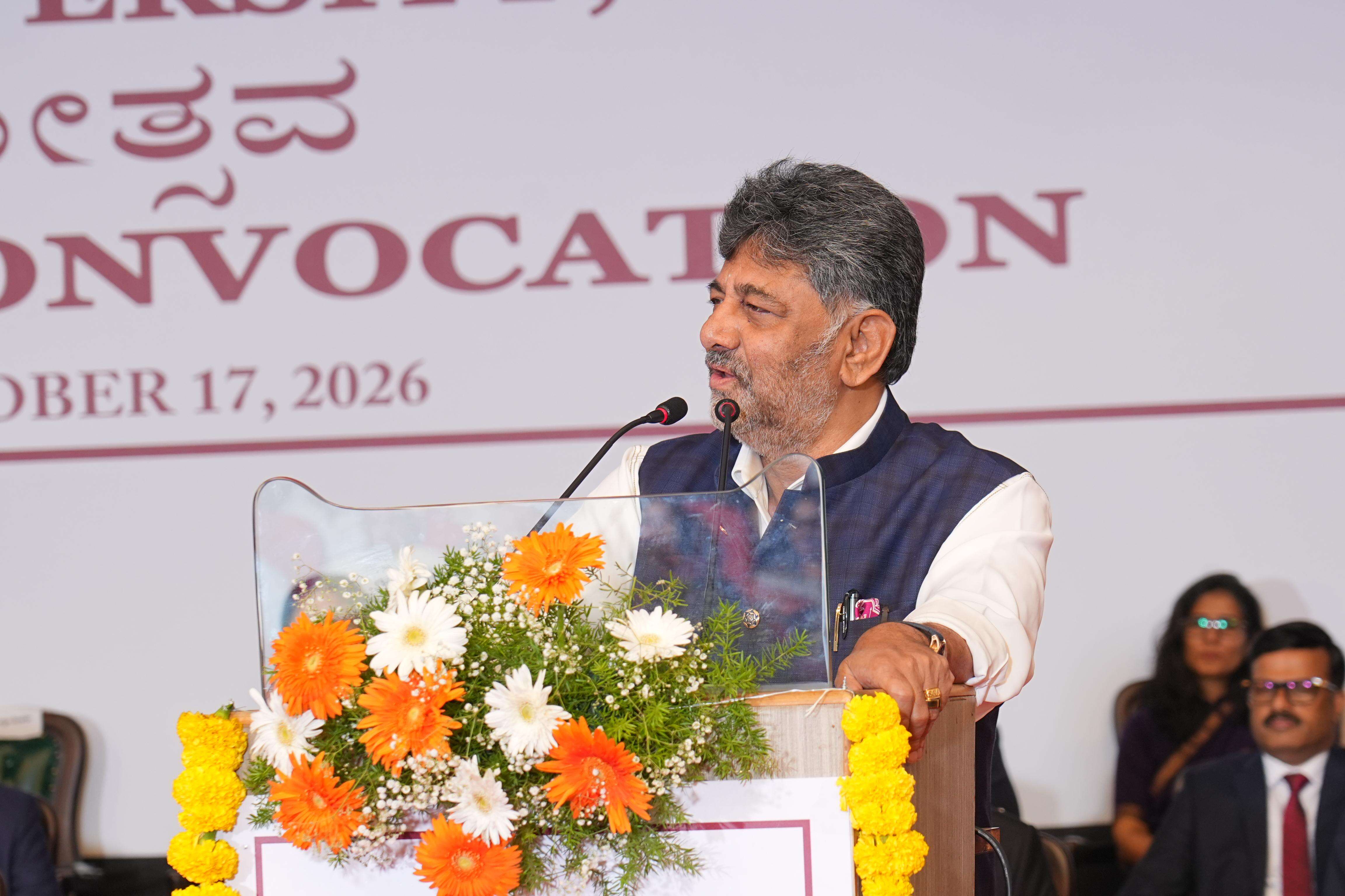 Shivakumar Stresses Democratic Right to Question Government in Gujarat Forum
