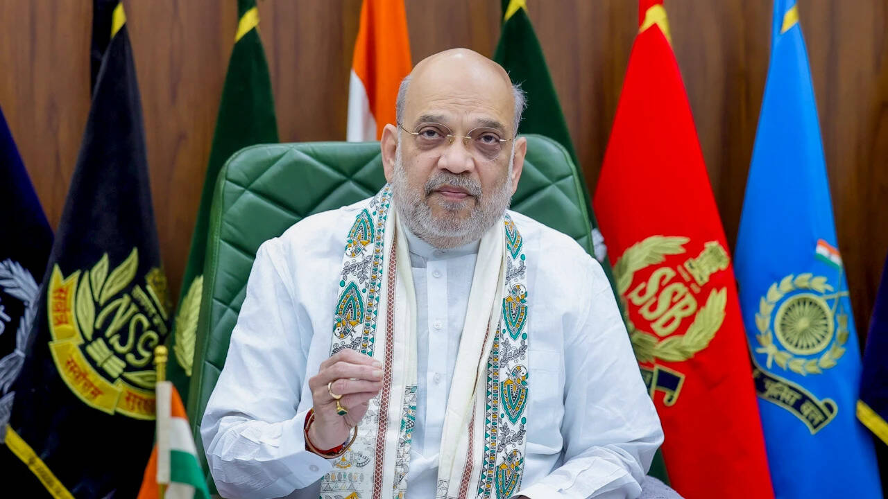 Amit Shah visits injured after deadly stampede at Kolkata Durga Puja pandal