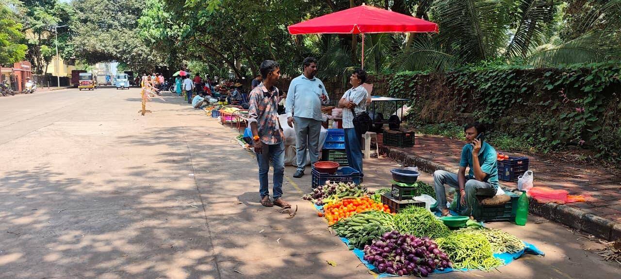 Unauthorised occupants take over Sunday Bazaar slots: Verified vendors