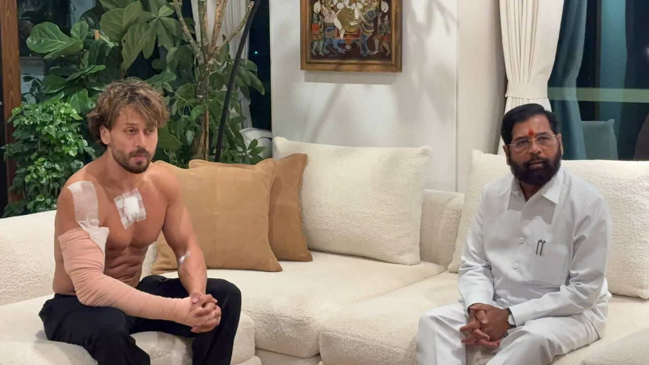 Shinde meets Tiger Shroff after firing incident; pics show actor with bandages