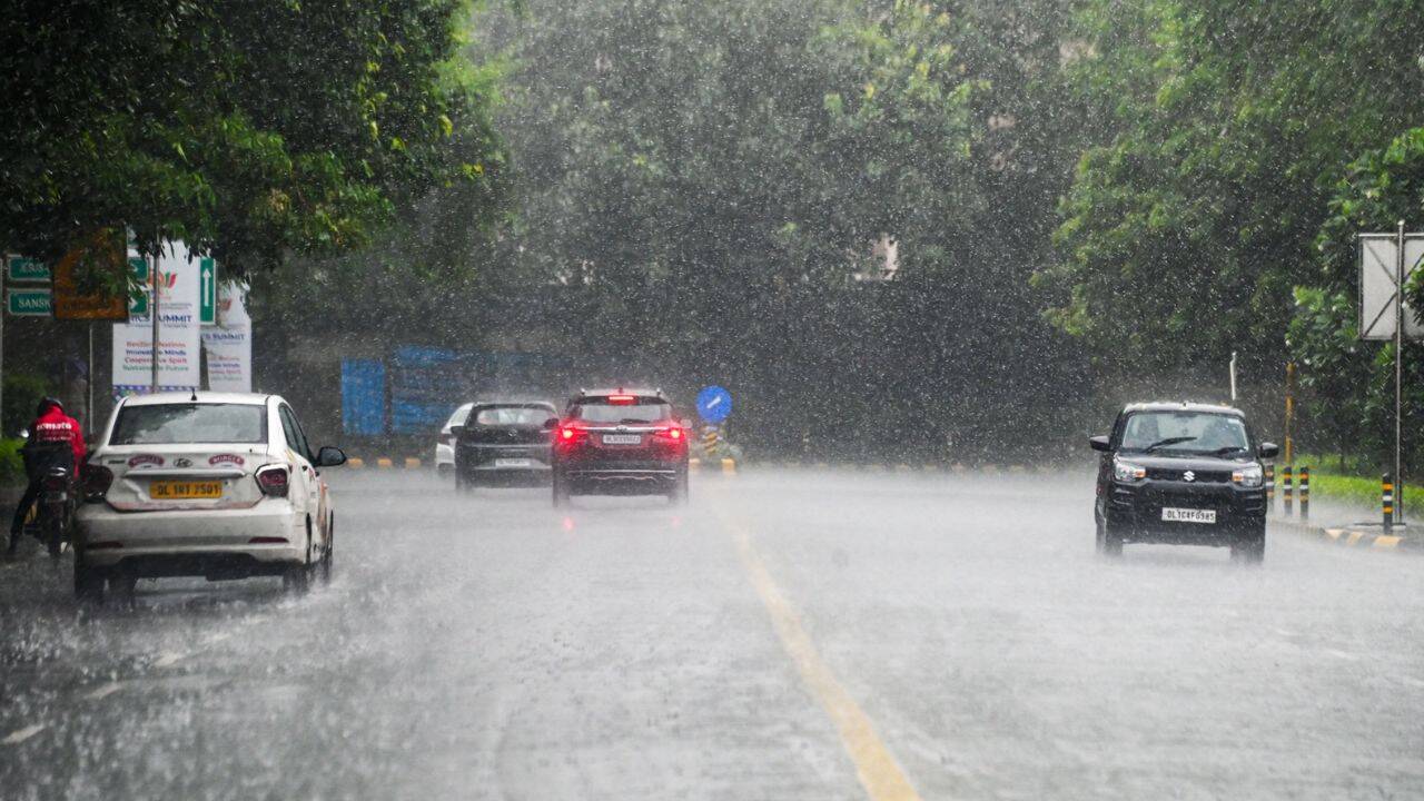 Weather tomorrow: IMD forecasts rain in several states including Kerala, Karnataka, Andhra Pradesh; 17 Tamil Nadu districts under yellow alert