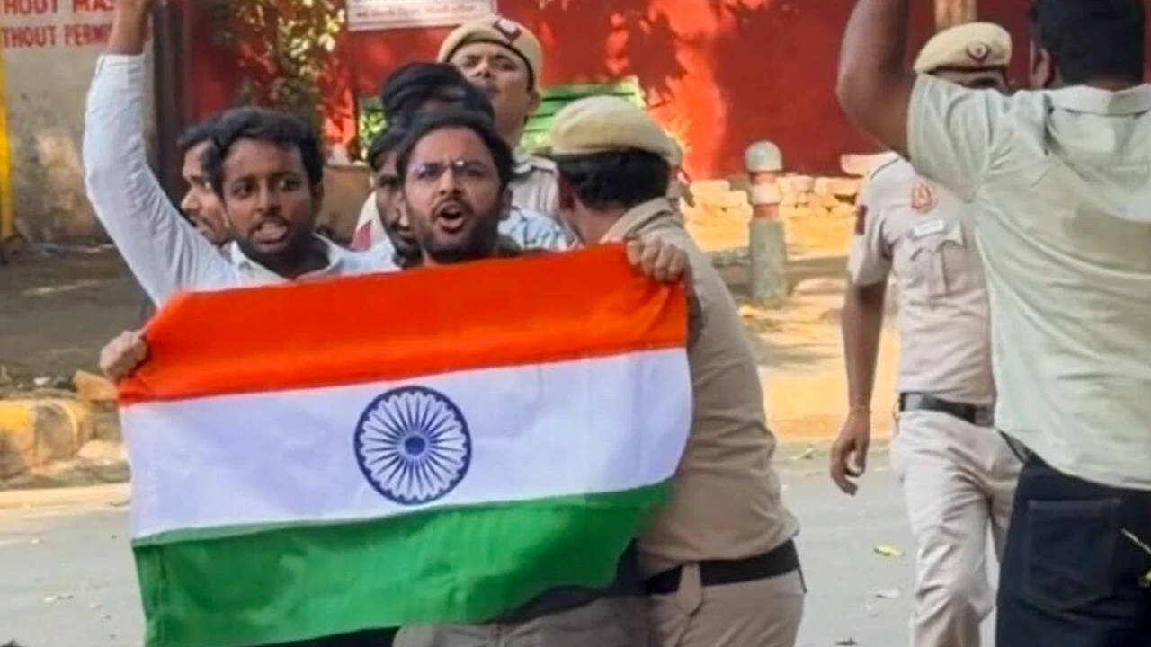 Hours after custody extension, Delhi Police transfers CJP leaders' trespassing case to crime branch