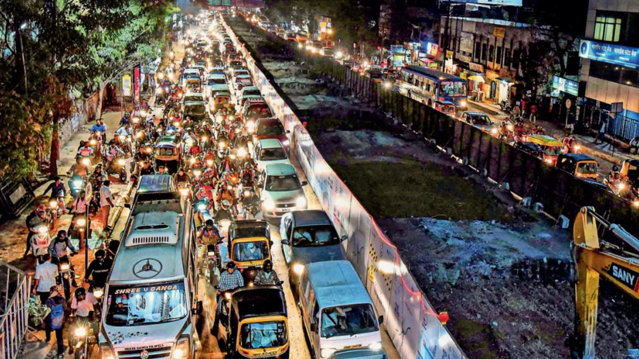 Pune streets grind to a halt as police suspend fines and towing services