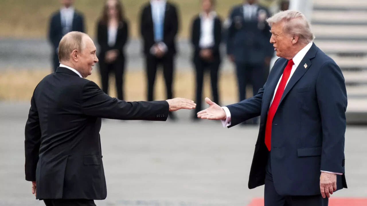 Trump’s Russian roulette: A high-stakes juggle between Putin and the polls