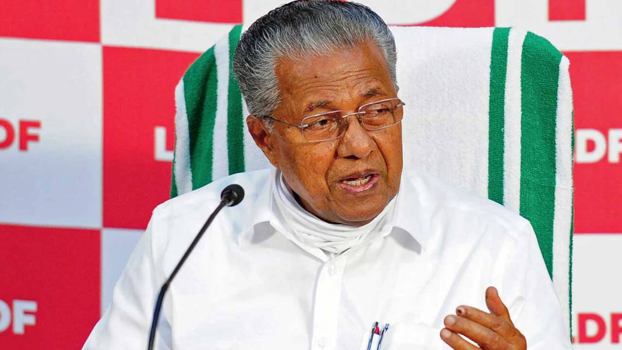 SC stays probe against Vijayan & kin for a week to enable him to move high court
