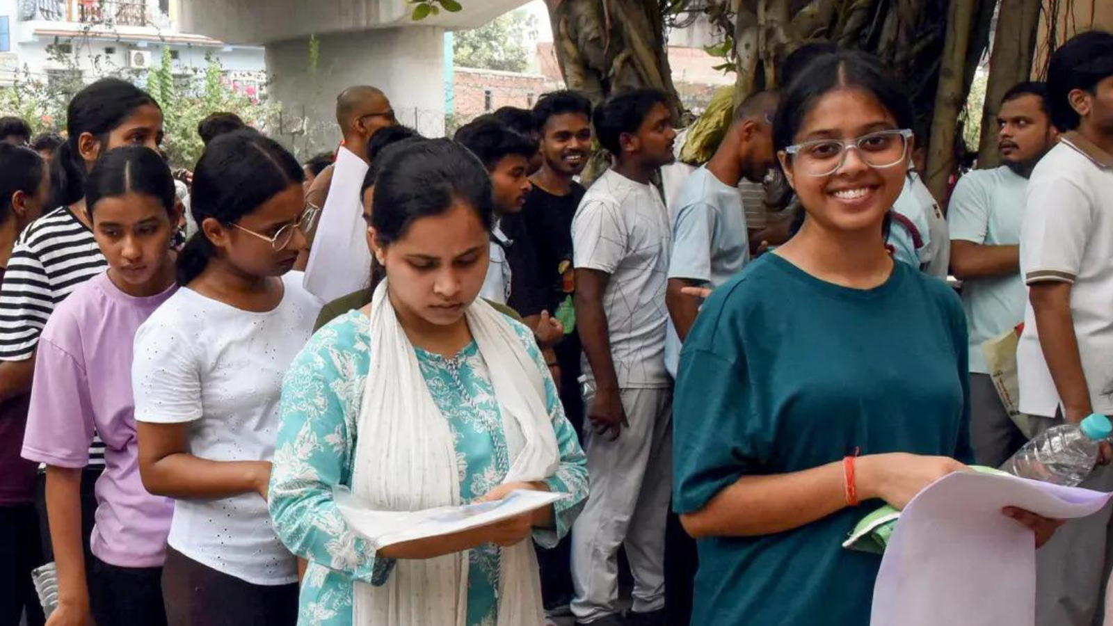 J&amp;K government doubles monthly stipend for MBBS, BDS interns to Rs 25,000 after renewed protests over delayed hike