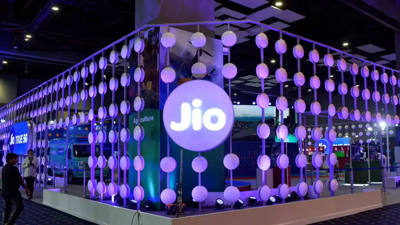 Jio Platforms' IPO becomes first public offer globally to cross 1 cr applications