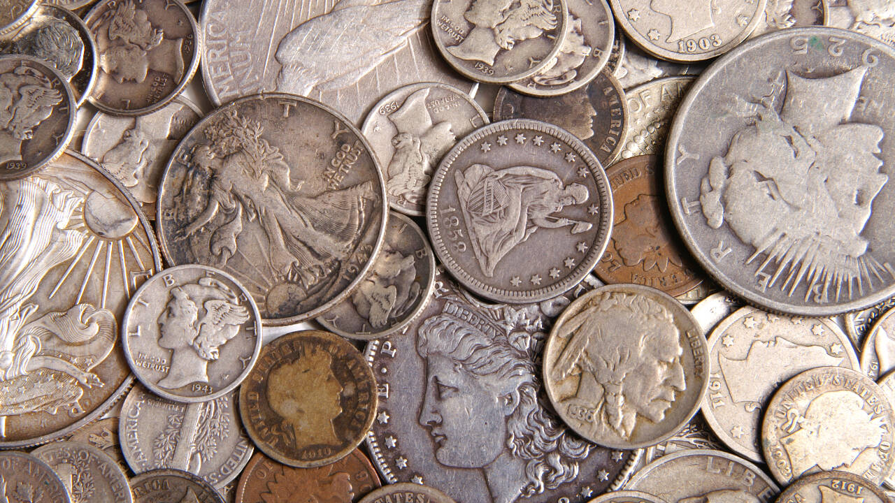 German detectorist’s 15 coins lead to record Roman silver hoard of 934 denarii