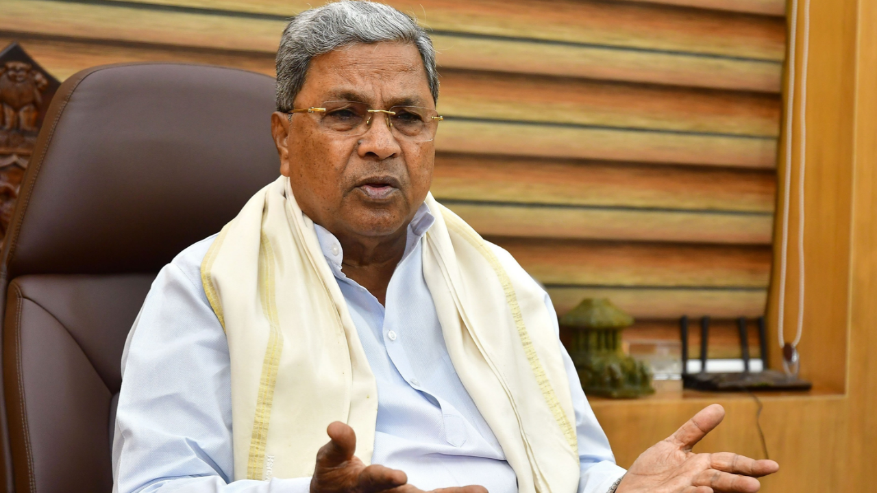 Siddaramaiah accuses Gujarat officials of staging sting operation to tarnish his image
