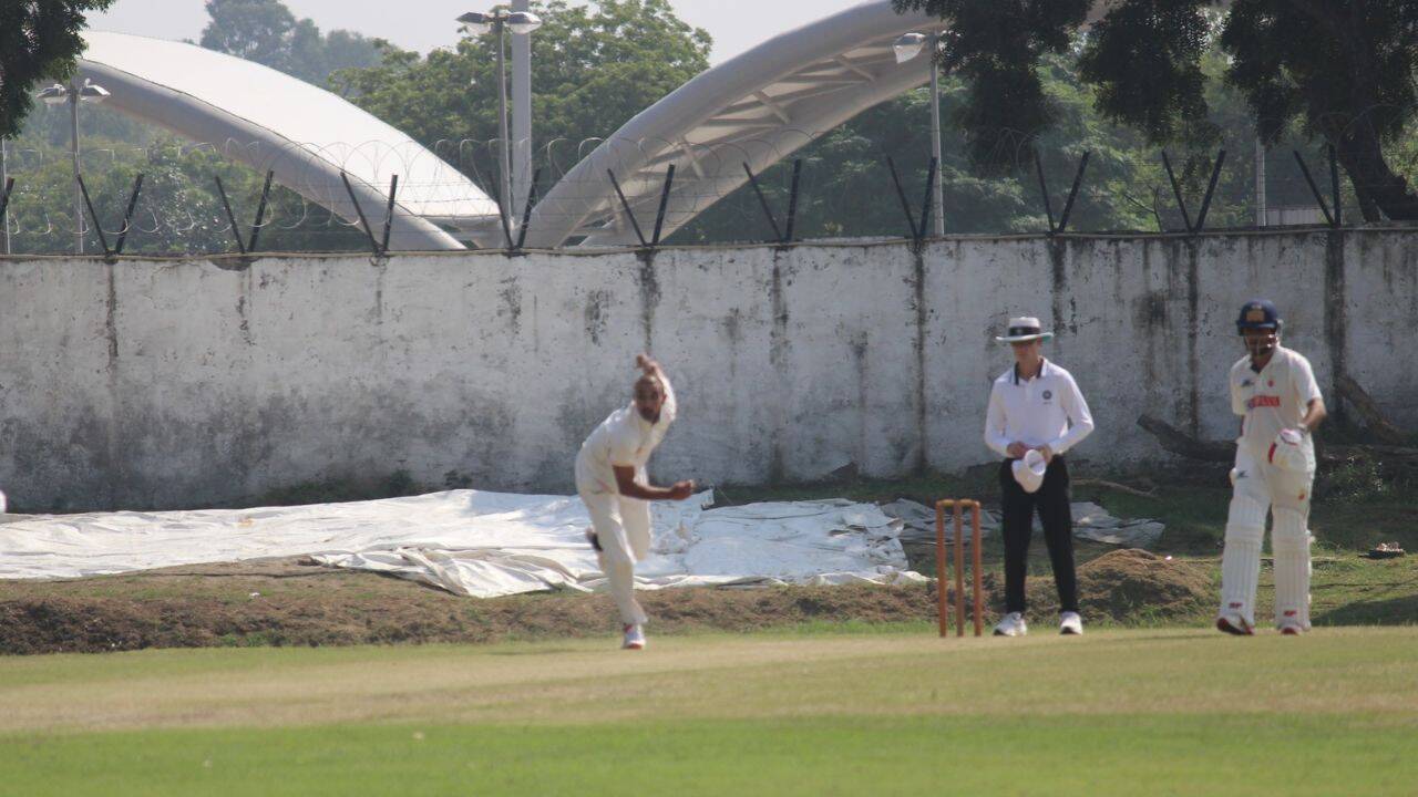 Australian umpire's Ranji sojourn: Planes overhead at Palam, BKC's red soil pitch