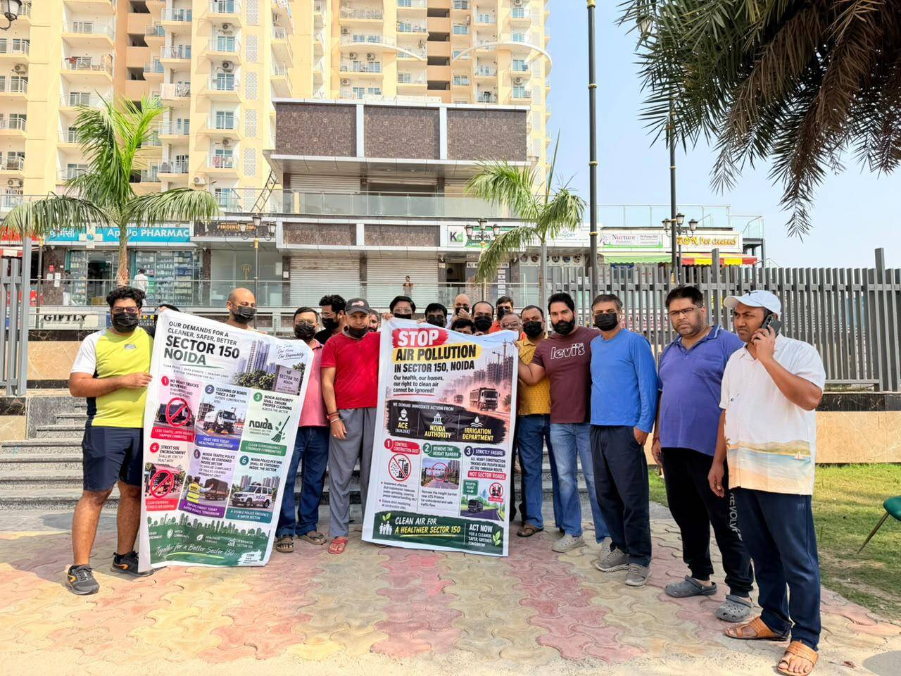 People of 15 societies in Noida stage protest over pollution
