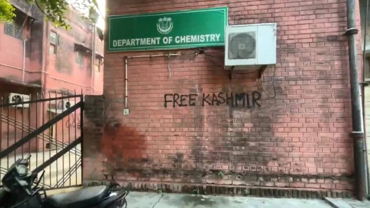 ‘Foreign-funded conspiracy to destabilise India’: Telangana BJP chief targets Congress over Jamia graffiti