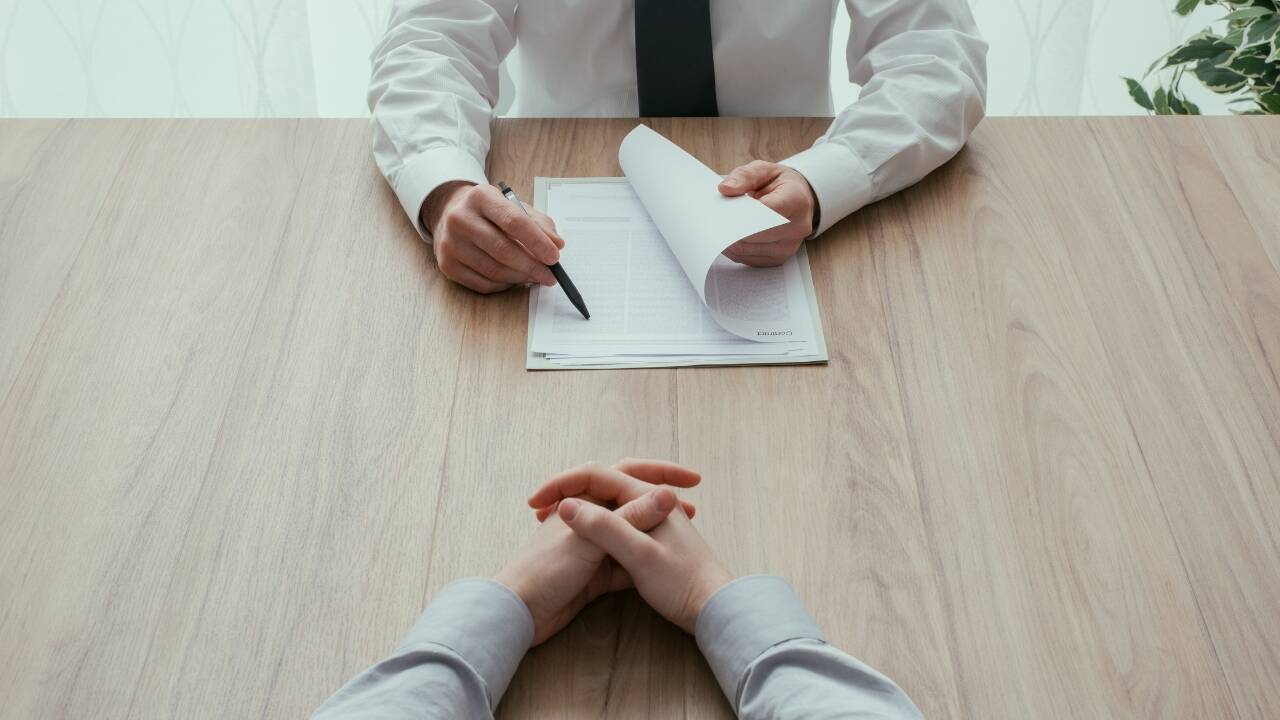 Reddit Debates Honest Interview Reply: job seeker says it’s for money; users split on blunt answer