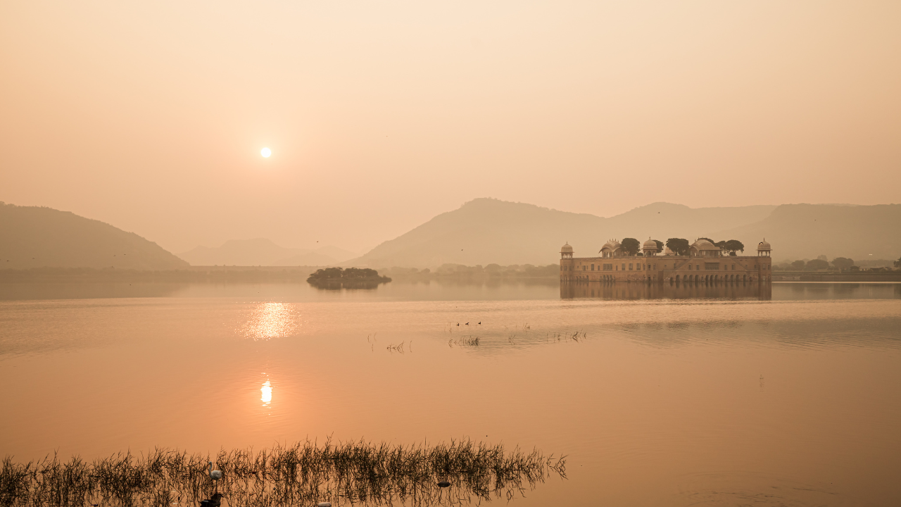 Which Indian city is known as the “City of Lakes”?
