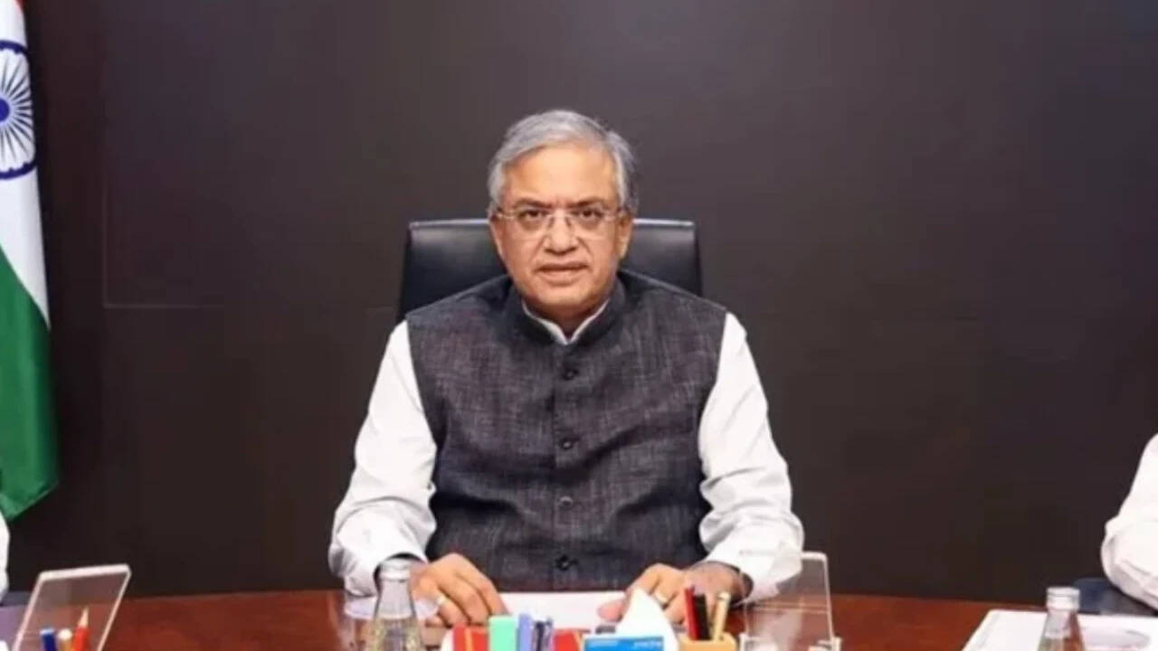 SIR row: Supreme Court defers hearing, grants petitioner 10 days to reply to EC's counter-affidavit