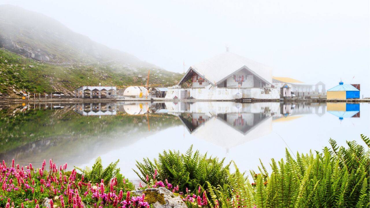 Sacred 15,000-ft Uttarakhand Gurudwara needs 19-km Himalayan trek