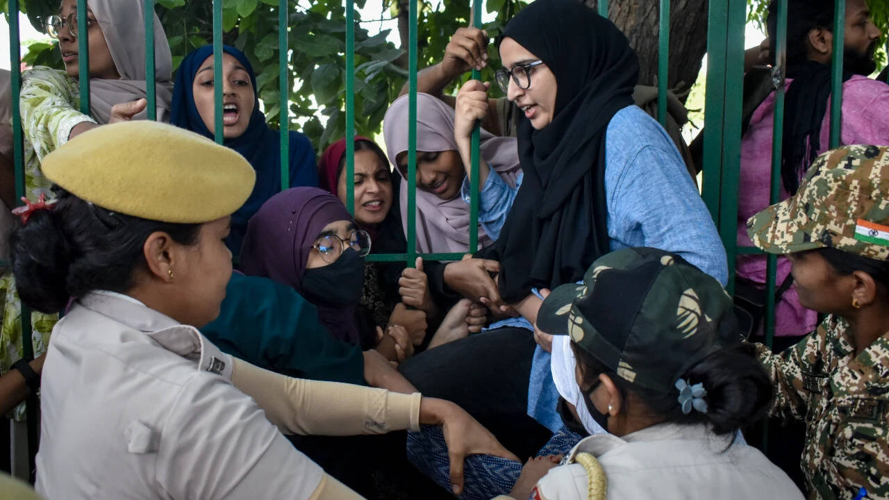 Jamia hostel resident show-caused for taking emergency leave, joining student union protest