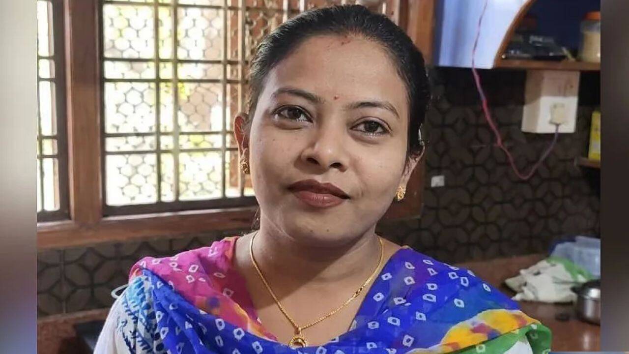 Odisha Homemaker Earns Lakhs Through Fish Farming