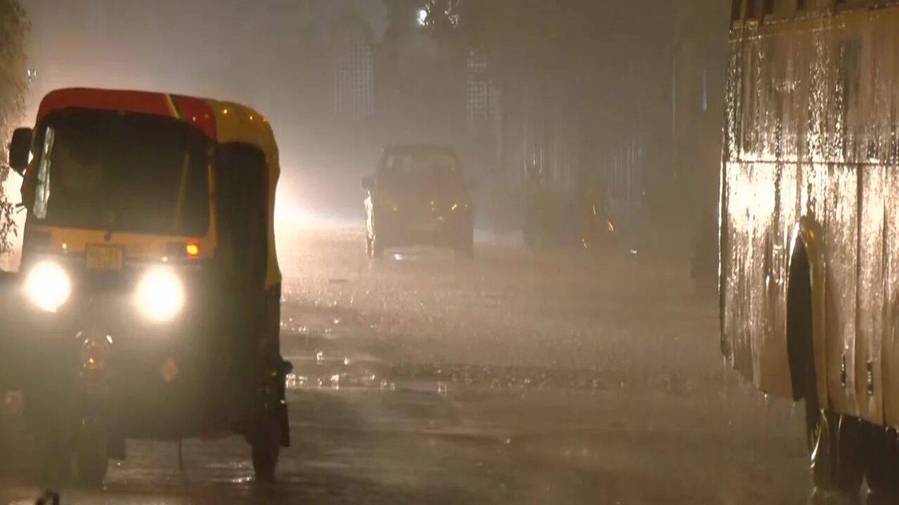 Delhi-NCR feels winter chill after overnight rain, AQI improves to 'moderate'