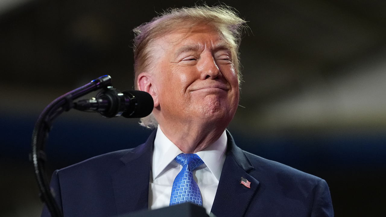 US midterms: Trump skips rallies in red states, switches to phone campaign