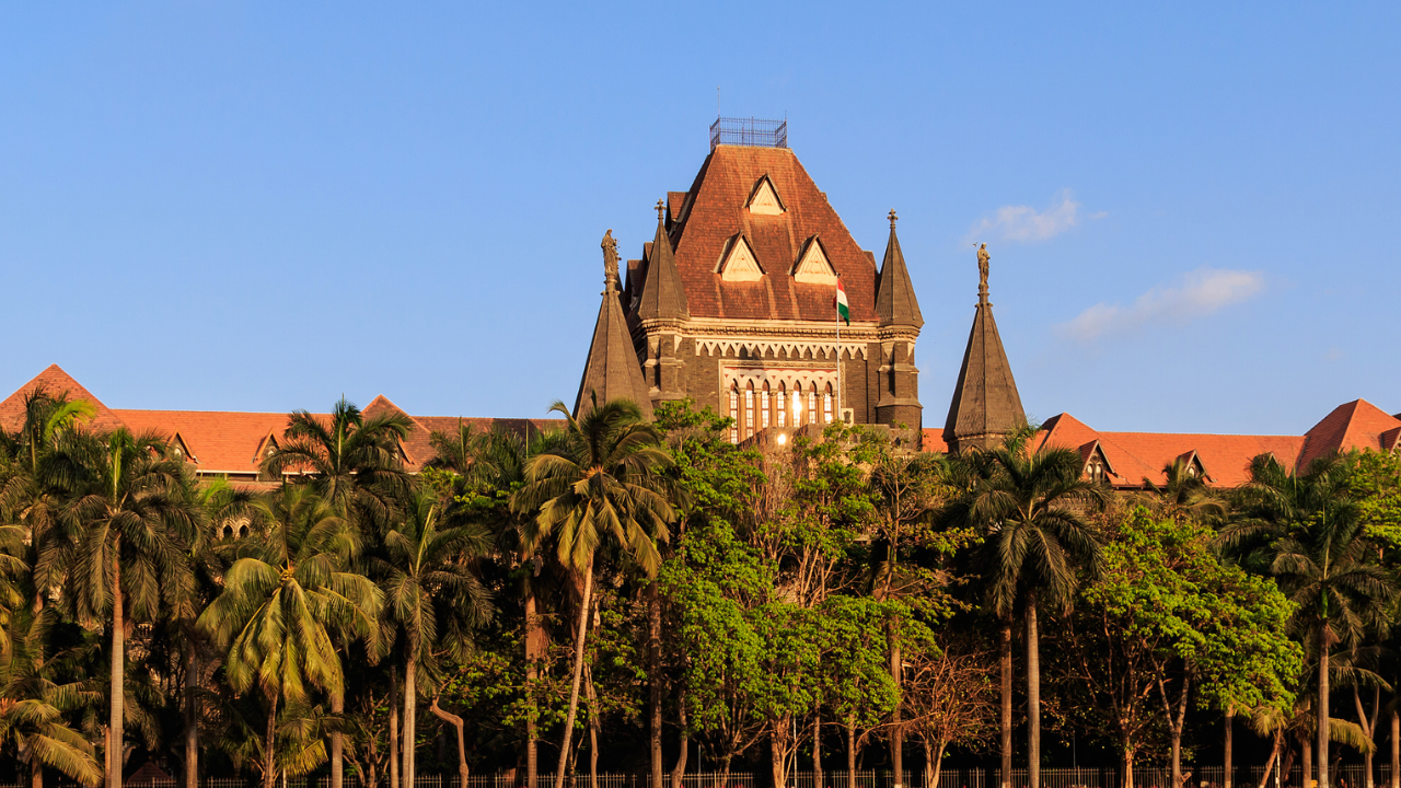 Bombay HC accepts apology of litigant who tried to throw her purse at judge