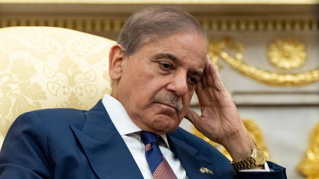 'UAE se haare': Ex-cricketer 'fact-checks' Pak PM after 'victory over India' post