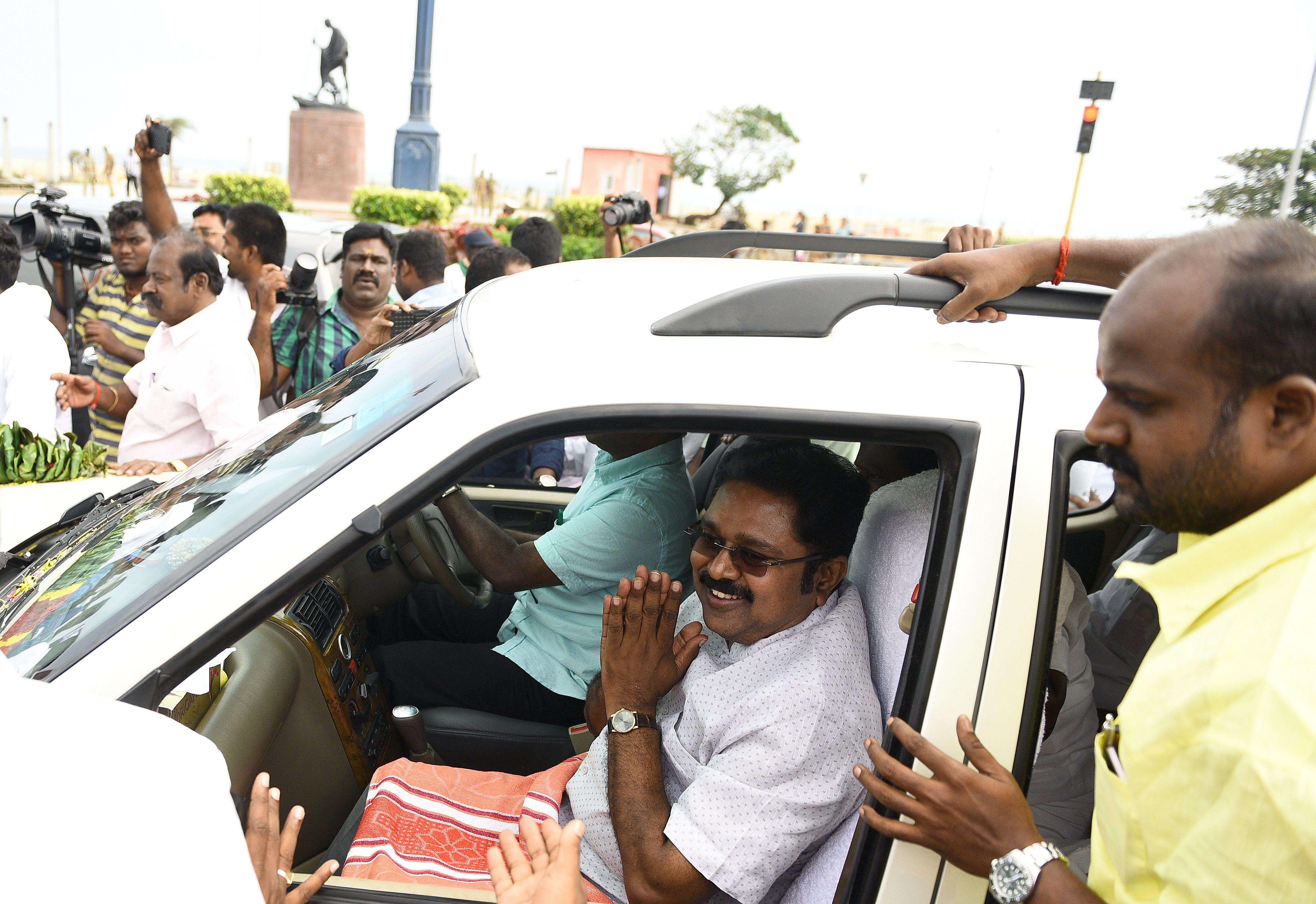 AMMK leader targets Tamil Nadu govt over power cuts, questions energy minister’s continuance