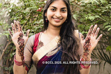 Nagpur Gal Attempts To Break World Mehndi Record Times Of India