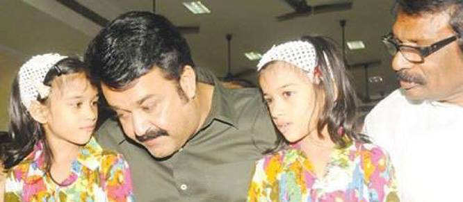 Mohanlal Movies Cochin Haneefa S Twins Pose With Mohanlal Malayalam Movie News Times Of India