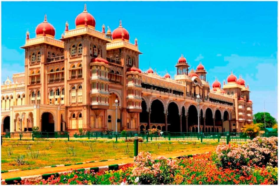 The 14 most breathtaking palaces of the world
