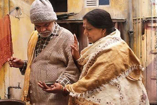 ankhon-dekhi-movie-review-2-5-5-critic-review-of-ankhon-dekhi-by