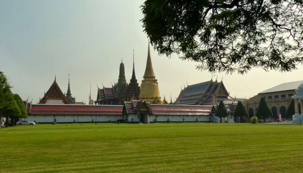 Visit the Grand Palace & Wat Pho
