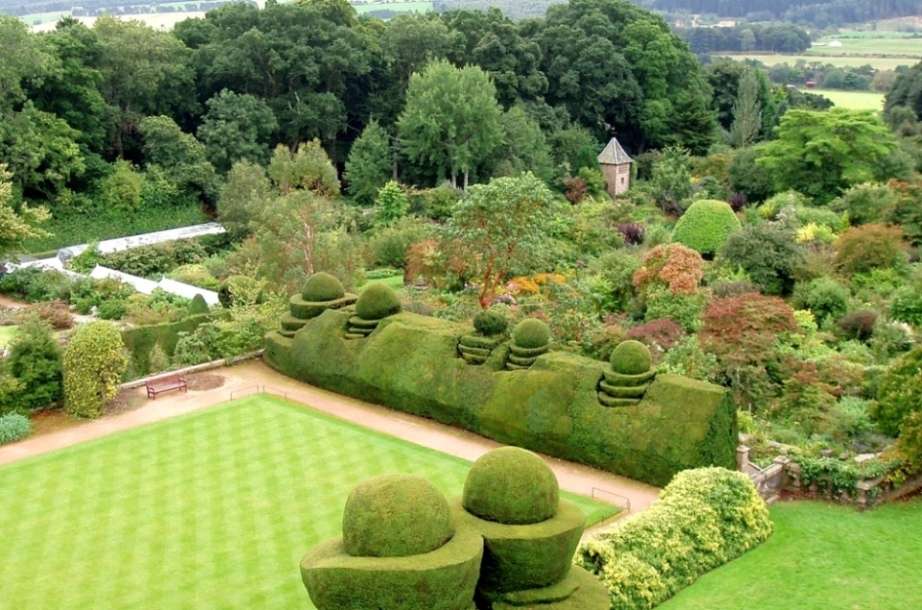 Crathes Castle Gardens