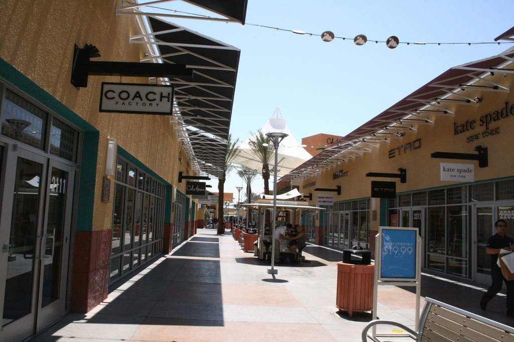 Las Vegas North Premium Outlets - Off the Strip 
