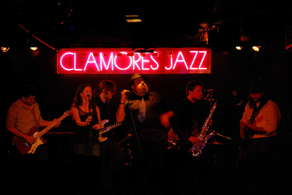 Clamores