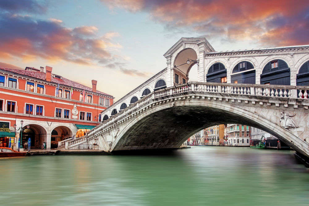Ponte di Rialto - Venice: Get the Detail of Ponte di Rialto on Times of India Travel
