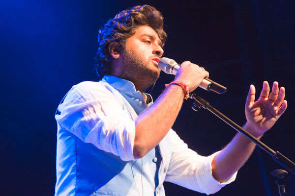 Subhash Kapoor: Arijit Singh sings a romantic number for 'Guddu ...