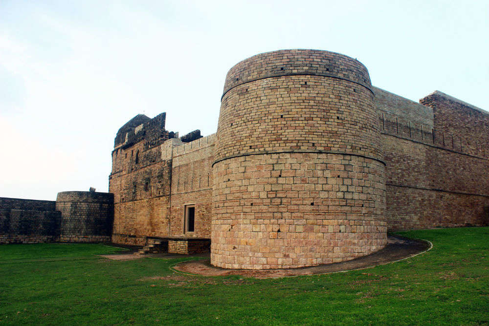 Chanderi Fort or Qila Kothi