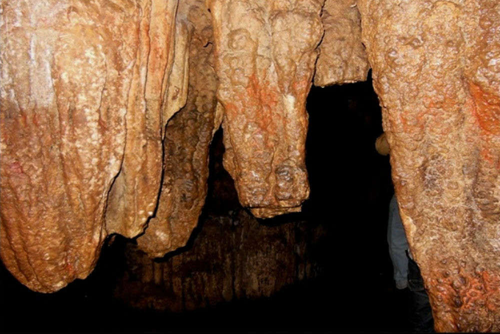 Kutumsar Caves