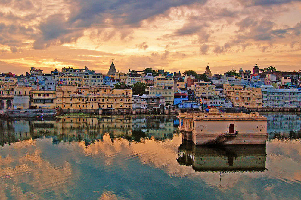 How to reach Udaipur