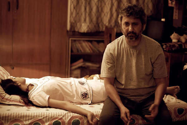 Talvar Movie Review {4.5/5}: Critic Review of Talvar by Times of India