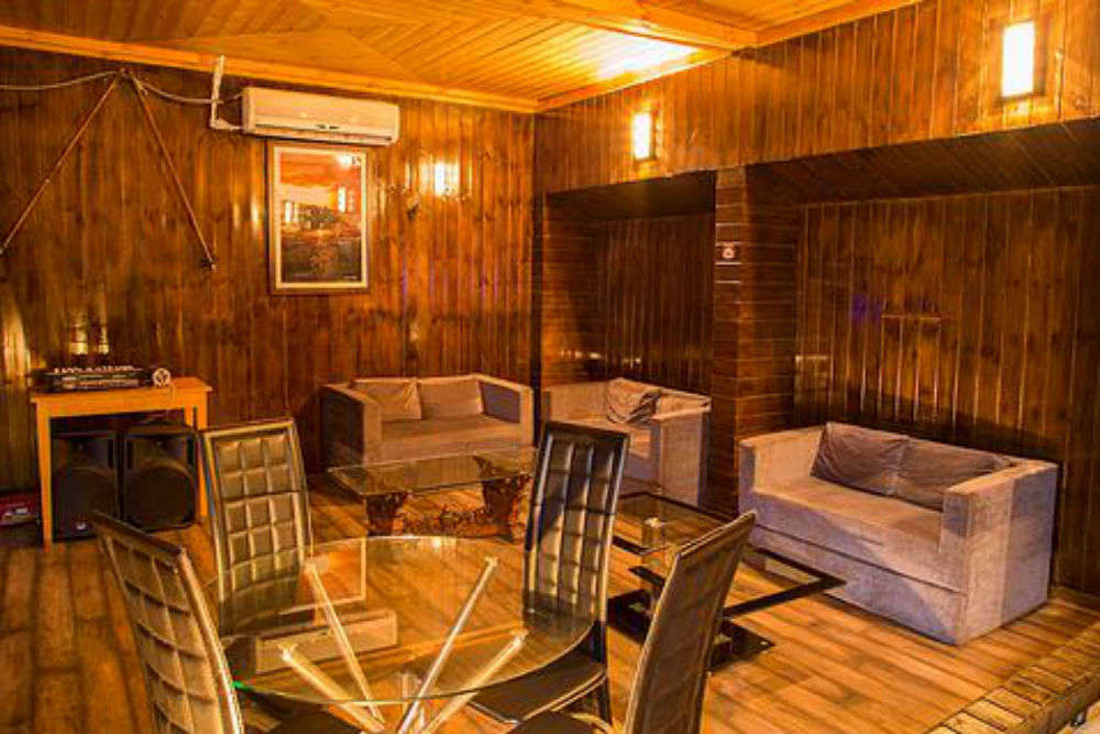 The Lounge by Alpine Ridge Hotel