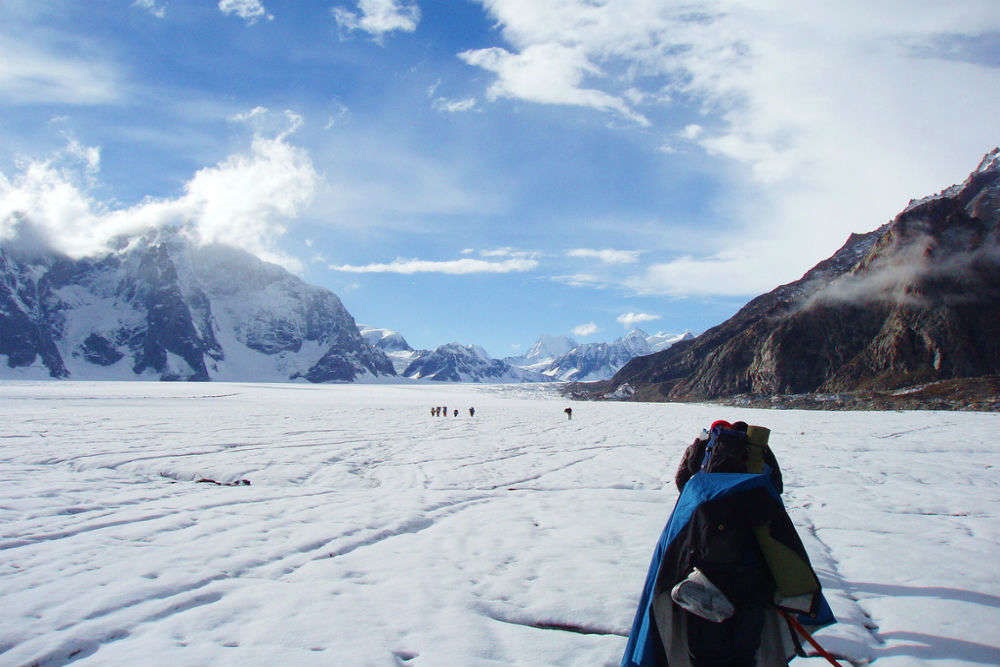 Trekking to Kolahoi Glacier