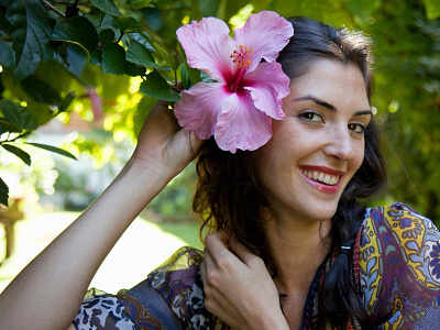 How to wear flowers in your hair - Times of India