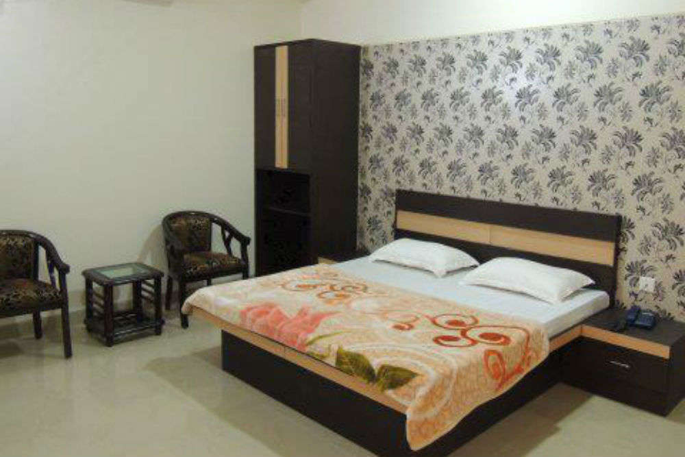 Hotel Tushar Residency