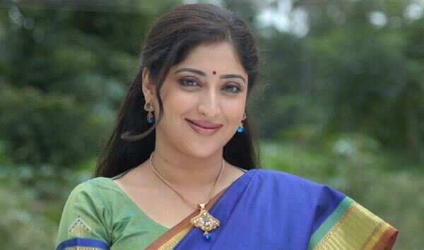 Manoj K Jayan actor: Lakshmi Gopalaswamy, Manoj K Jayan in 