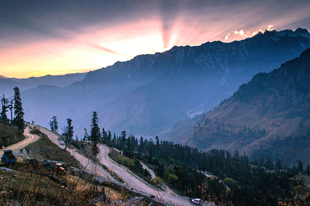 Delhi Manali Leh bus service—the coolest bus ride you can ever take