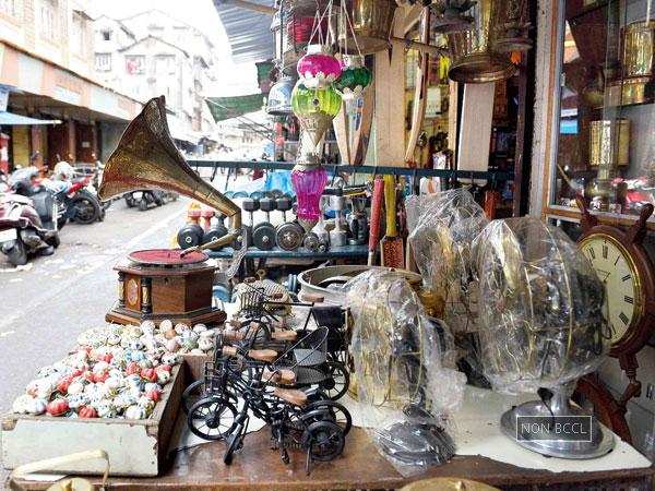A shop displaying wares at Chor Bazaar. (Pics: Prashant Jadhav) 