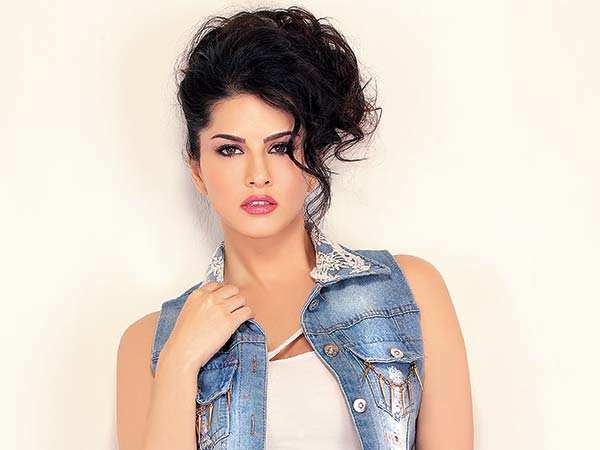 Sunny Leone to make her fiction debut with 'Bhabhiji Ghar Par Hai