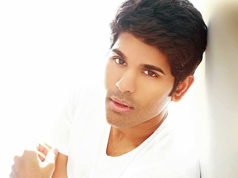 Ekkadiki Pothavu Chinnavada Stills - Pictures | nowrunning